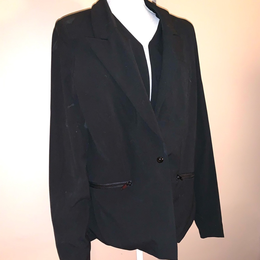 Stella Luce Elegant Black Blazer - Picture 3 of 7